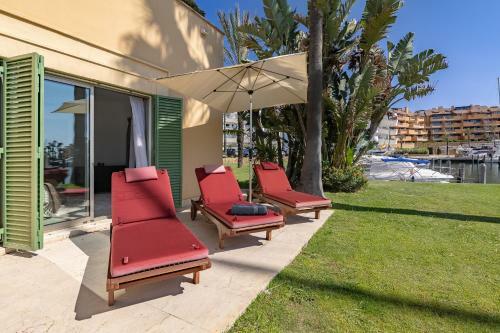 Waterside Apartment In Sotogrande Marina With Private Pool
