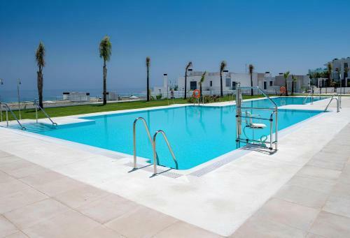 Luxury Apartment With Sea And Golf View