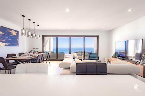 Luxury Apartment With Sea And Golf View