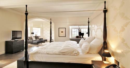 Hotel Manoir De L�bioles