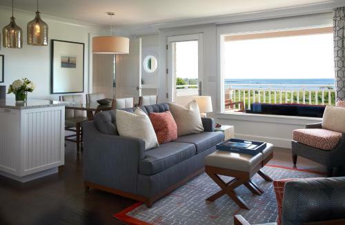 Hotel Inn By The Sea