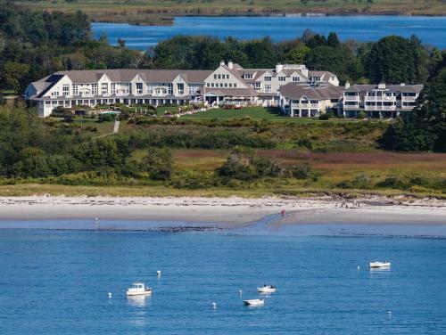 Hotel Inn By The Sea