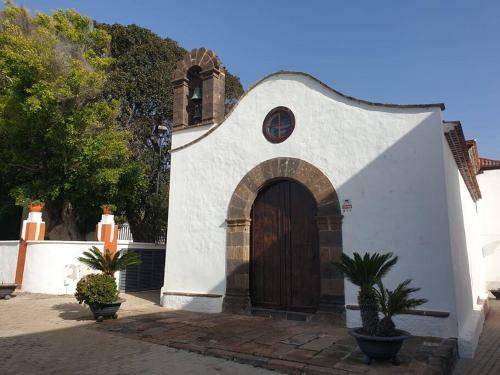 Amplio Apartamento Con Terraza Privada, Piscina Compartida En Arico