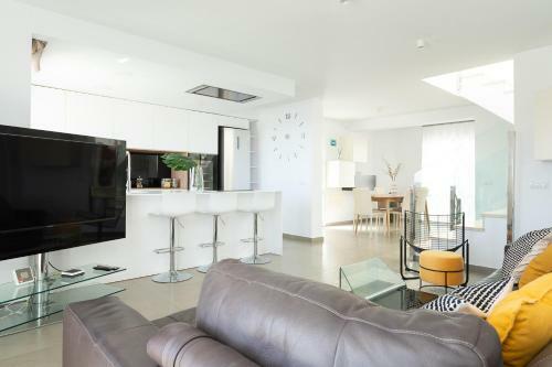 Chalet Con Piscina En Tabaiba By Alterhome