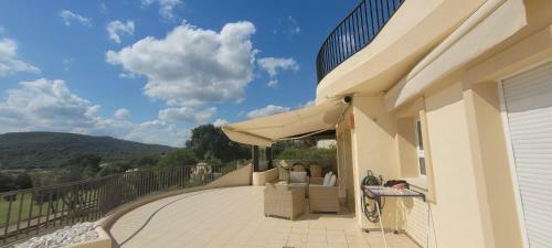 Luminoso Apartamento San Roque Golf Club