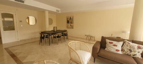 Luminoso Apartamento San Roque Golf Club