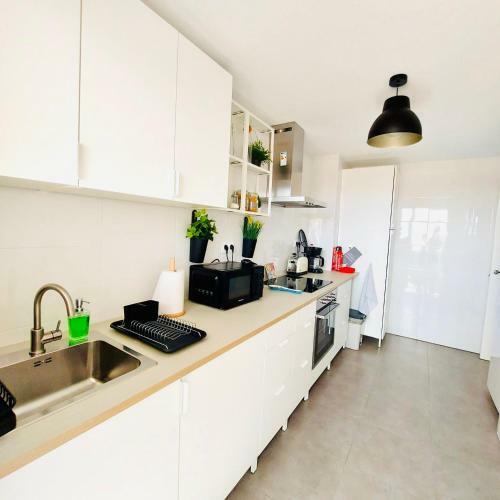 Apartamento Los Pinos De Salvador Dal�