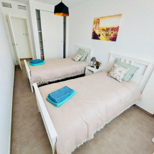Apartamento Los Pinos De Salvador Dal�