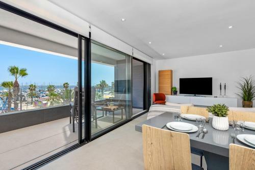 Apartamento Elegance Seaside Retreat