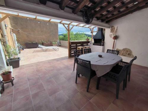 Ohana Salut House