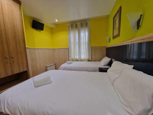 Hostal Pension Izar Bat Guesthouse