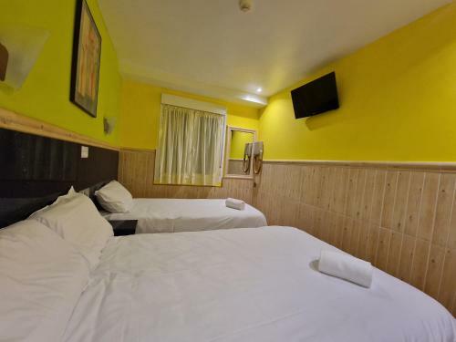 Hostal Pension Izar Bat Guesthouse