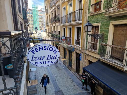 Hostal Pension Izar Bat Guesthouse
