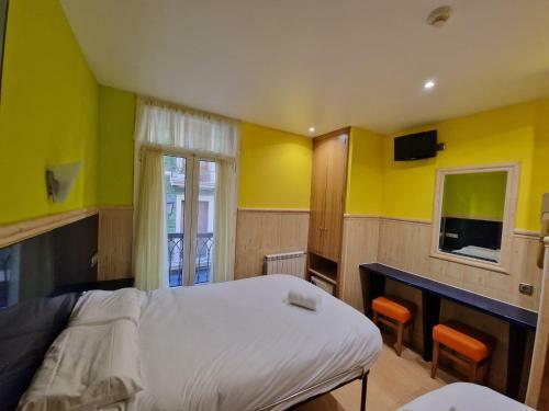 Hostal Pension Izar Bat Guesthouse