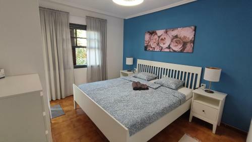 Spacious Apartment With Private Garden In Tenerife South