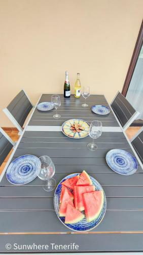 Spacious Apartment With Private Garden In Tenerife South