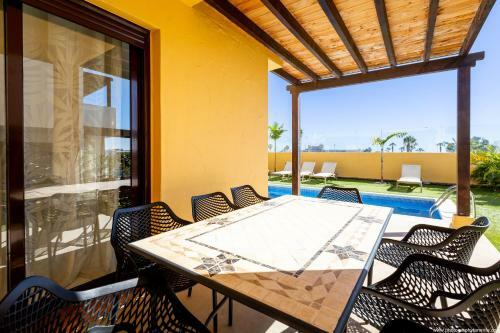 Villa With 4 Bedrooms And Private Heated Pool