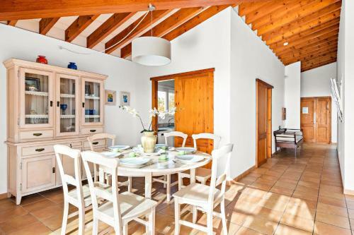 Villa Iris Torret By Villa Plus