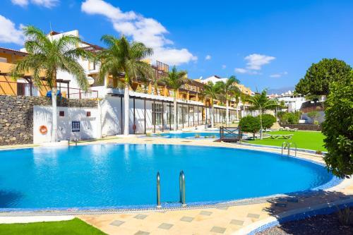 4x Bedrooms Poolside Apartment In Amarilla Golf
