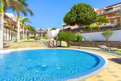 4x Bedrooms Poolside Apartment In Amarilla Golf