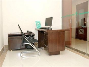 Greentree Inn Shanghai Dabaishu Business Hotel