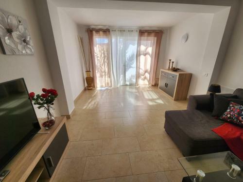 Golf & Ocean Breeze Apartment