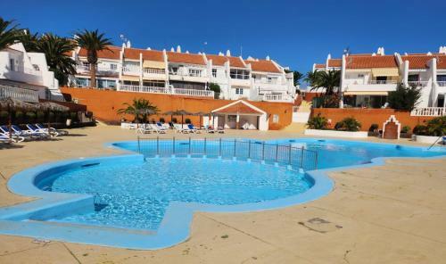 Golf & Ocean Breeze Apartment