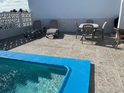 Villa Casa Tom - Spacious Holiday Home With Heated Pool