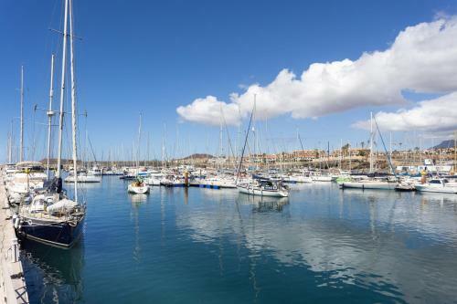 Villa Casa Tom - Spacious Holiday Home With Heated Pool