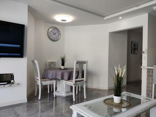 Stunning 1-bed Apartment In Parque Albatros