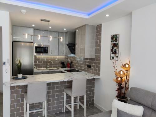 Stunning 1-bed Apartment In Parque Albatros