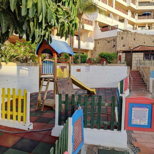 Stunning 1-bed Apartment In Parque Albatros