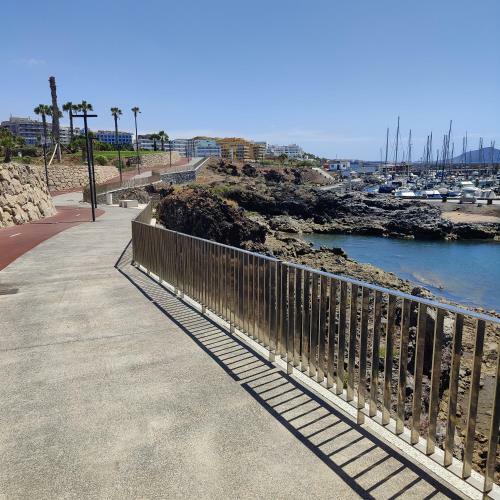 Stunning 1-bed Apartment In Parque Albatros