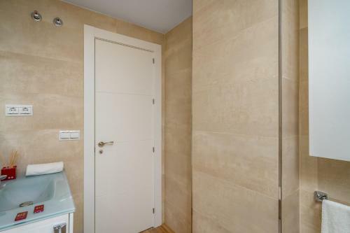 Downtown Cozy Apartment In Los Boliches Ref 180