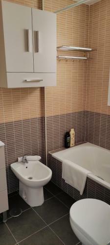 Apartamento Tomcar Piscina, P�del, Wifi Y Zonas Comunes