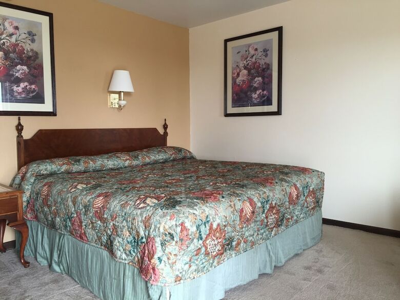 Motel Crest Country Inn