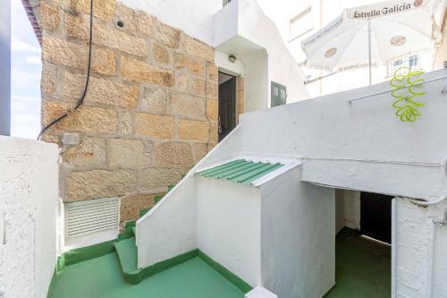 Apartment - 4 Bedrooms - 0275