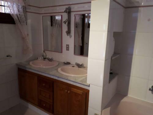 Apartamento Tranquilo En UNA Casa Con Jard�n