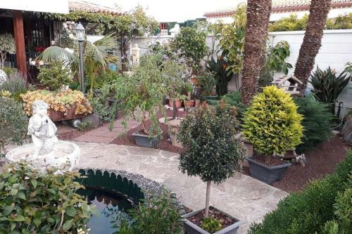 Apartamento Tranquilo En UNA Casa Con Jard�n