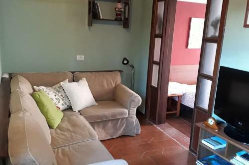 Apartamento Tranquilo En UNA Casa Con Jard�n