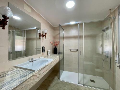 Majestic Villa In Salobre�a With Private Pool
