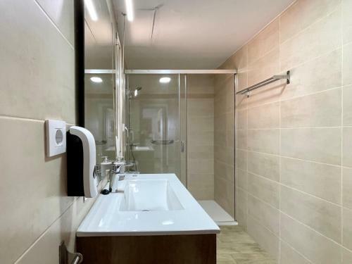 Majestic Villa In Salobre�a With Private Pool
