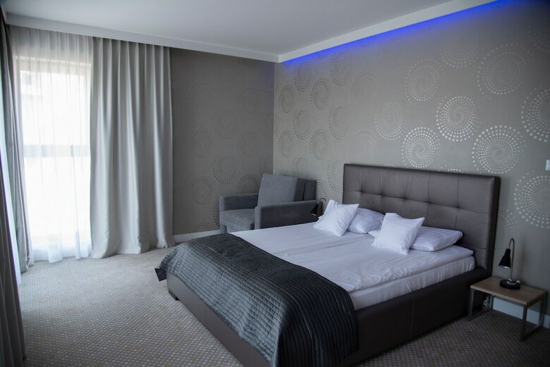 Hotel Invite