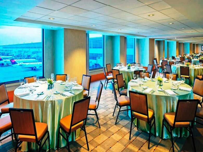 Hotel Westin Detroit Metro Airport
