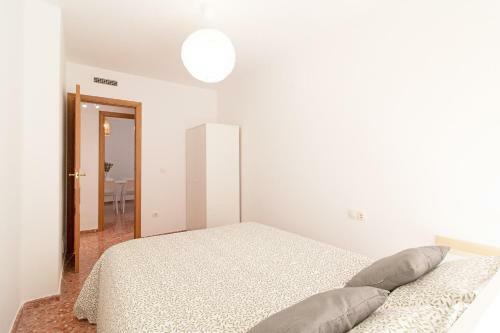 Global Properties, Apartamento De 3 Dormitorios En Sagunto