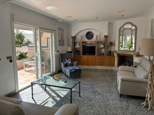 Lge 4 Bed Villa Own Pool 90 Mts Beach Sea Views