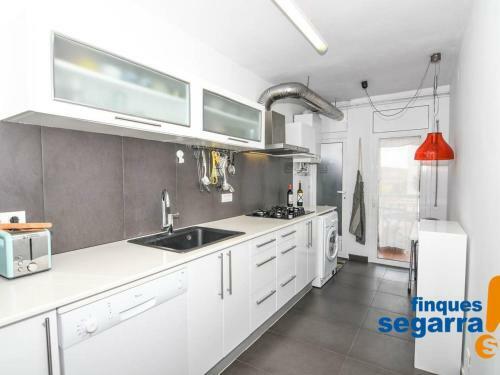Apartamento Roda De Ber�, 3 Dormitorios, 6 Personas - Es-320-20