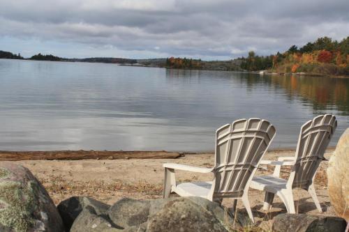 Carolyn Beach Motor Inn
