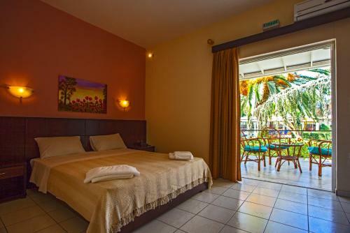 Aparthotel Hotel Kalamitsi Apartments