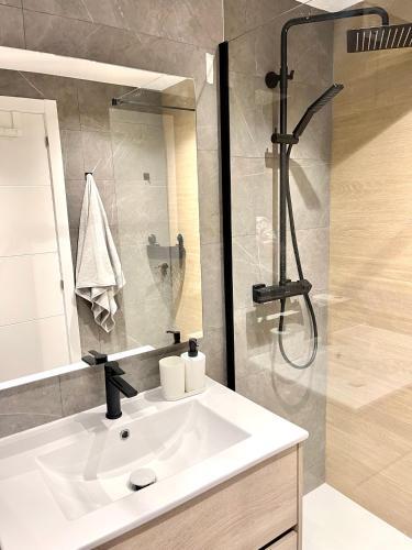 Apartbeach Michelangelo De Luxe Climatizado Y Junto Playa 08